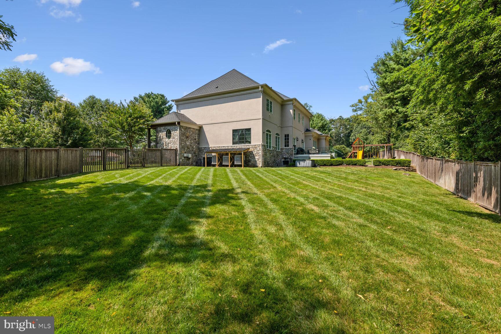 WOODSIDE ESTATES - Residential