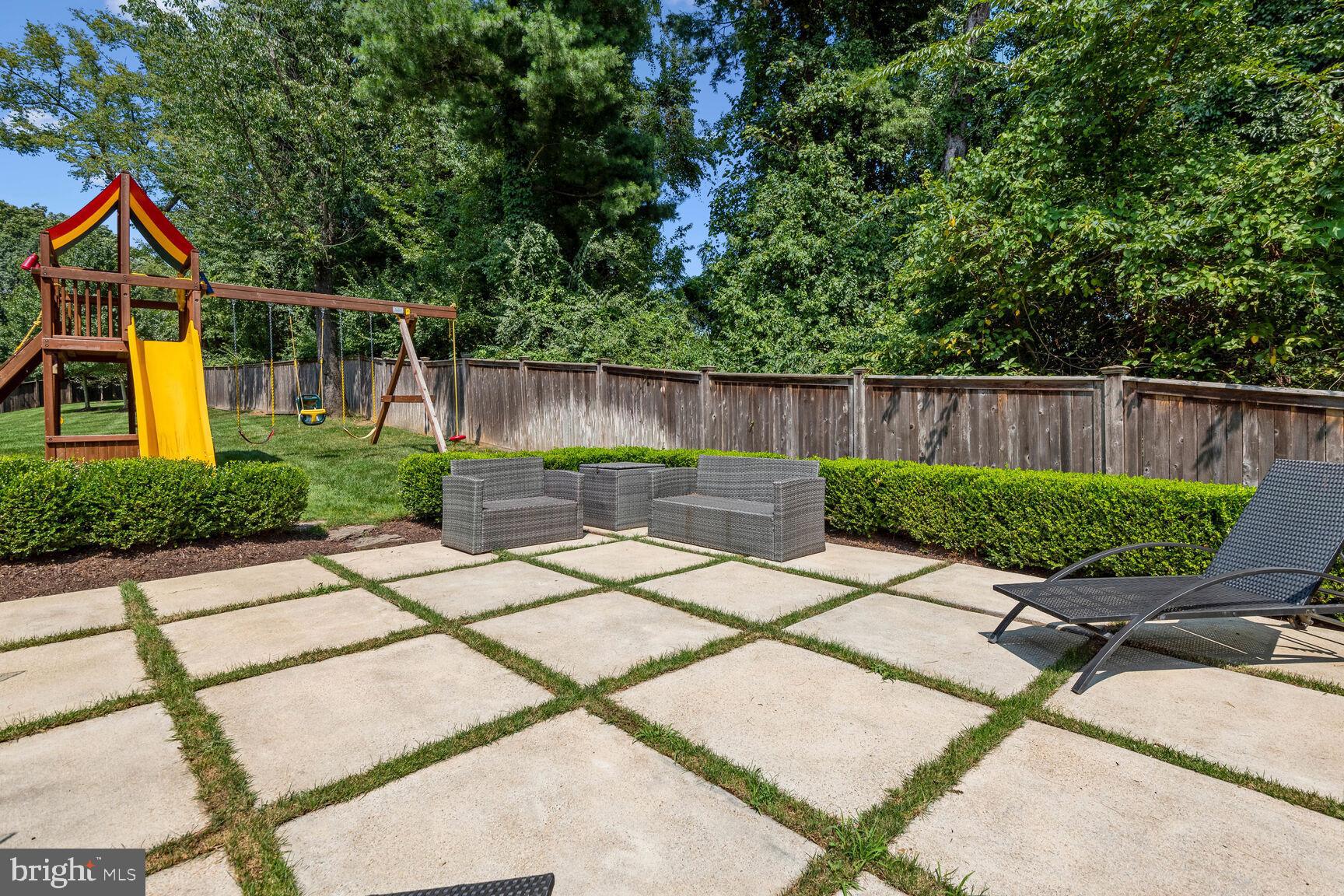 WOODSIDE ESTATES - Residential