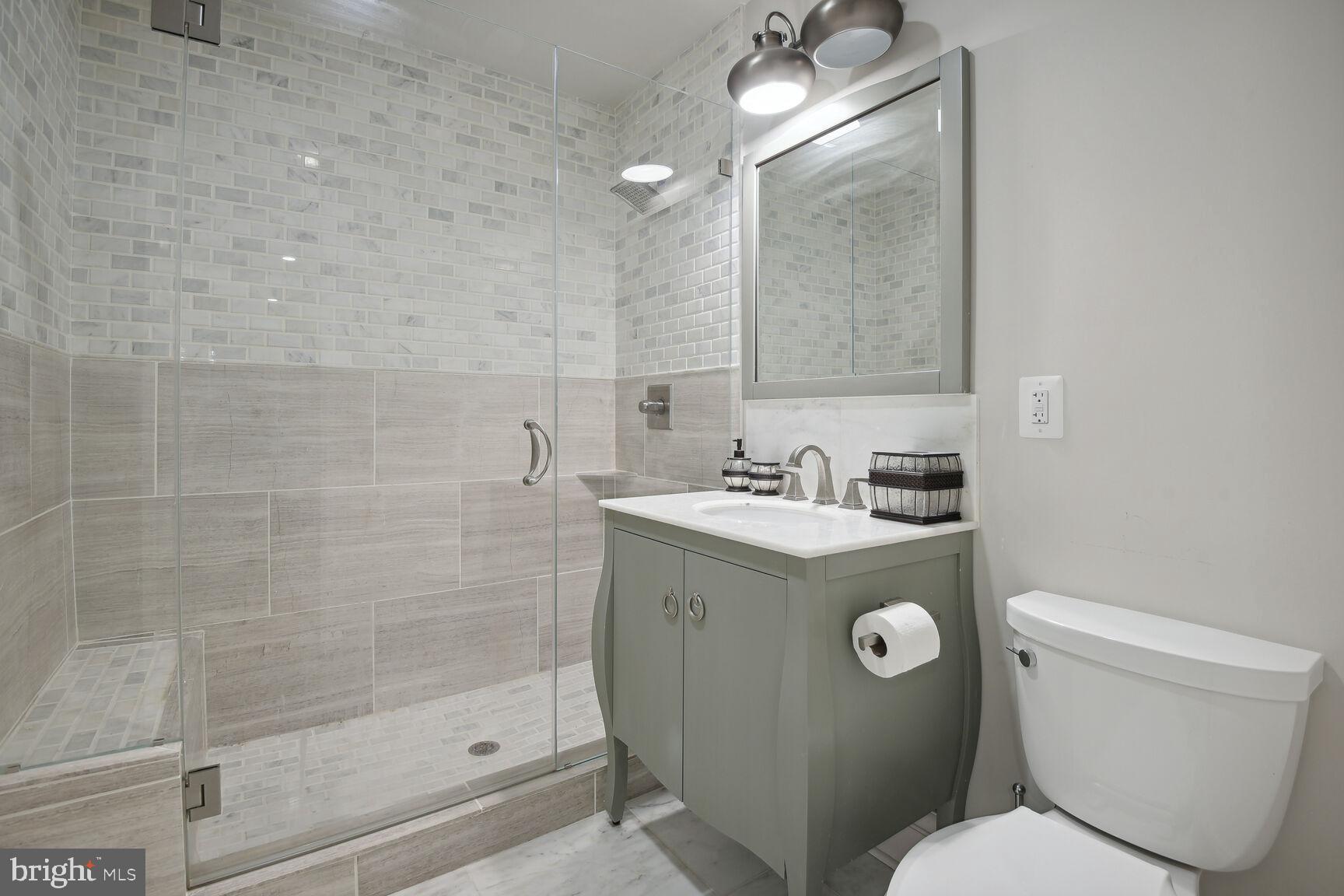 WOODSIDE ESTATES - Residential