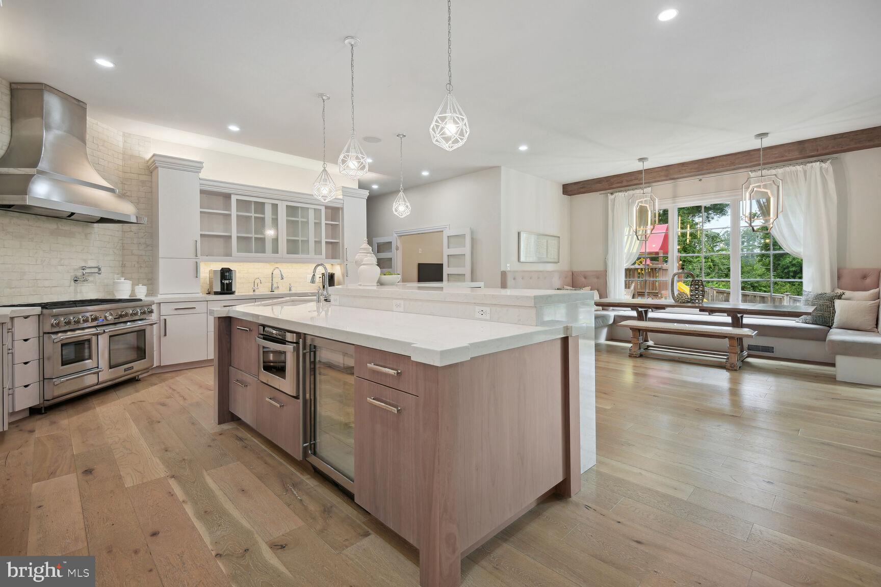 WOODSIDE ESTATES - Residential