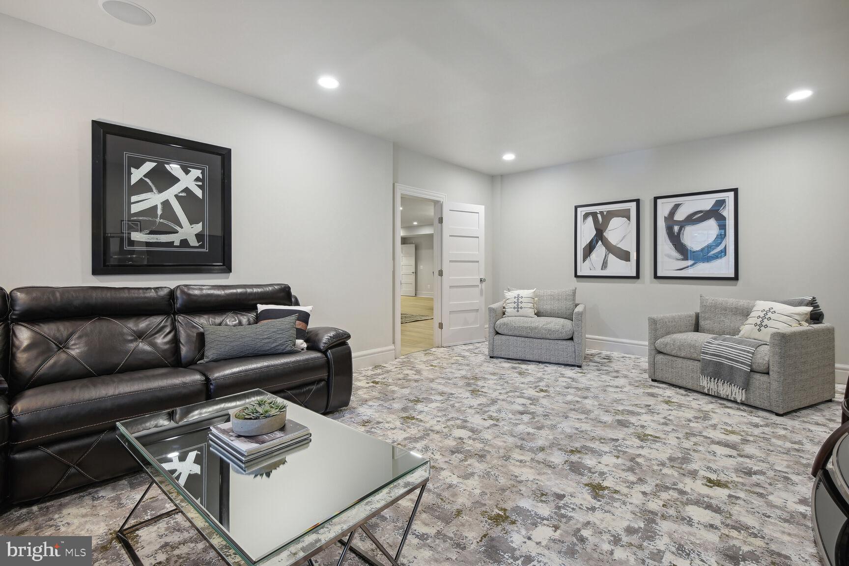 WOODSIDE ESTATES - Residential