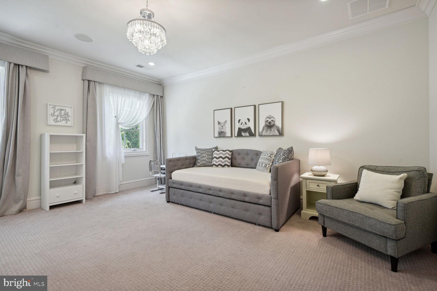 WOODSIDE ESTATES - Residential