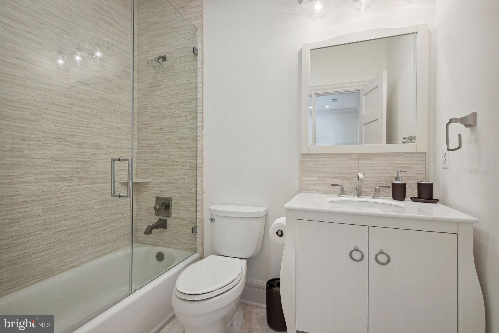 WOODSIDE ESTATES - Residential