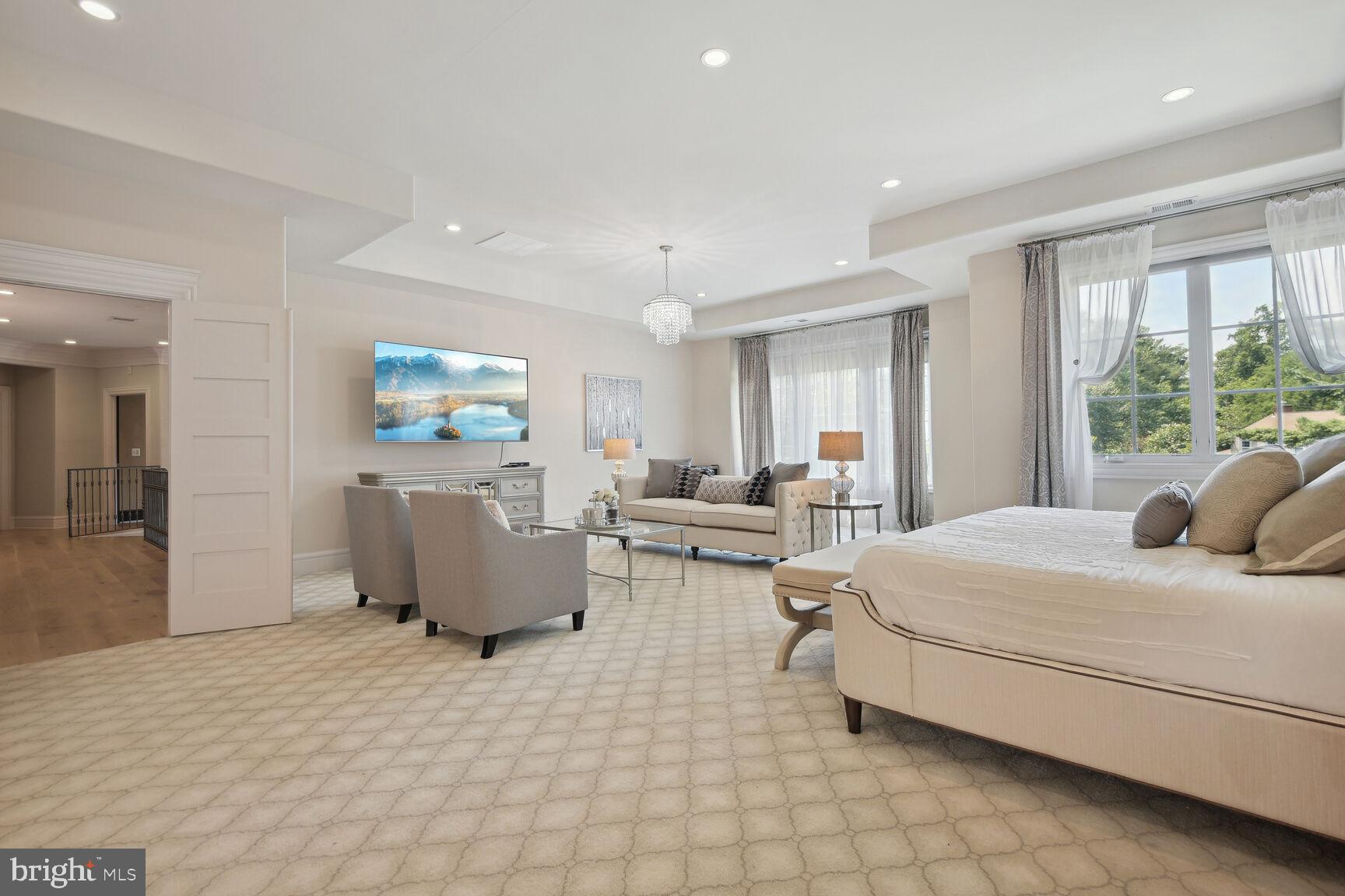 WOODSIDE ESTATES - Residential