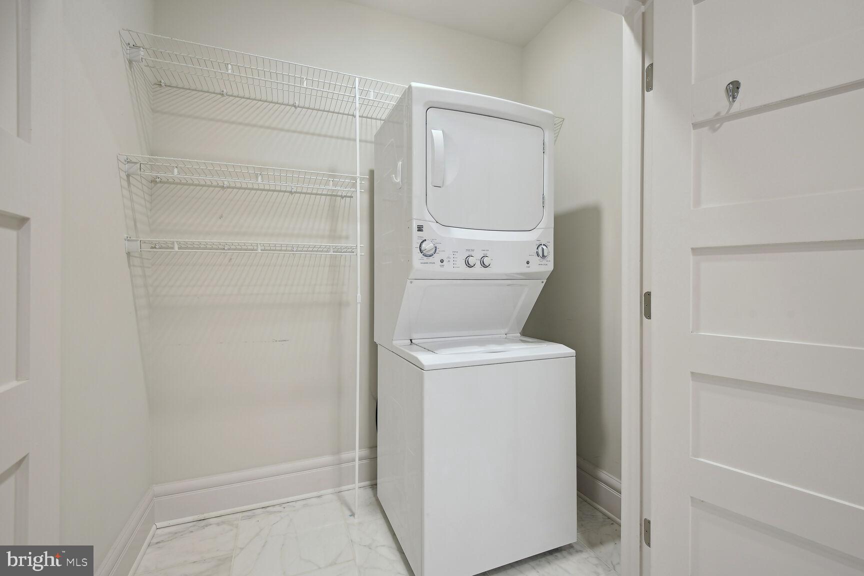 WOODSIDE ESTATES - Residential