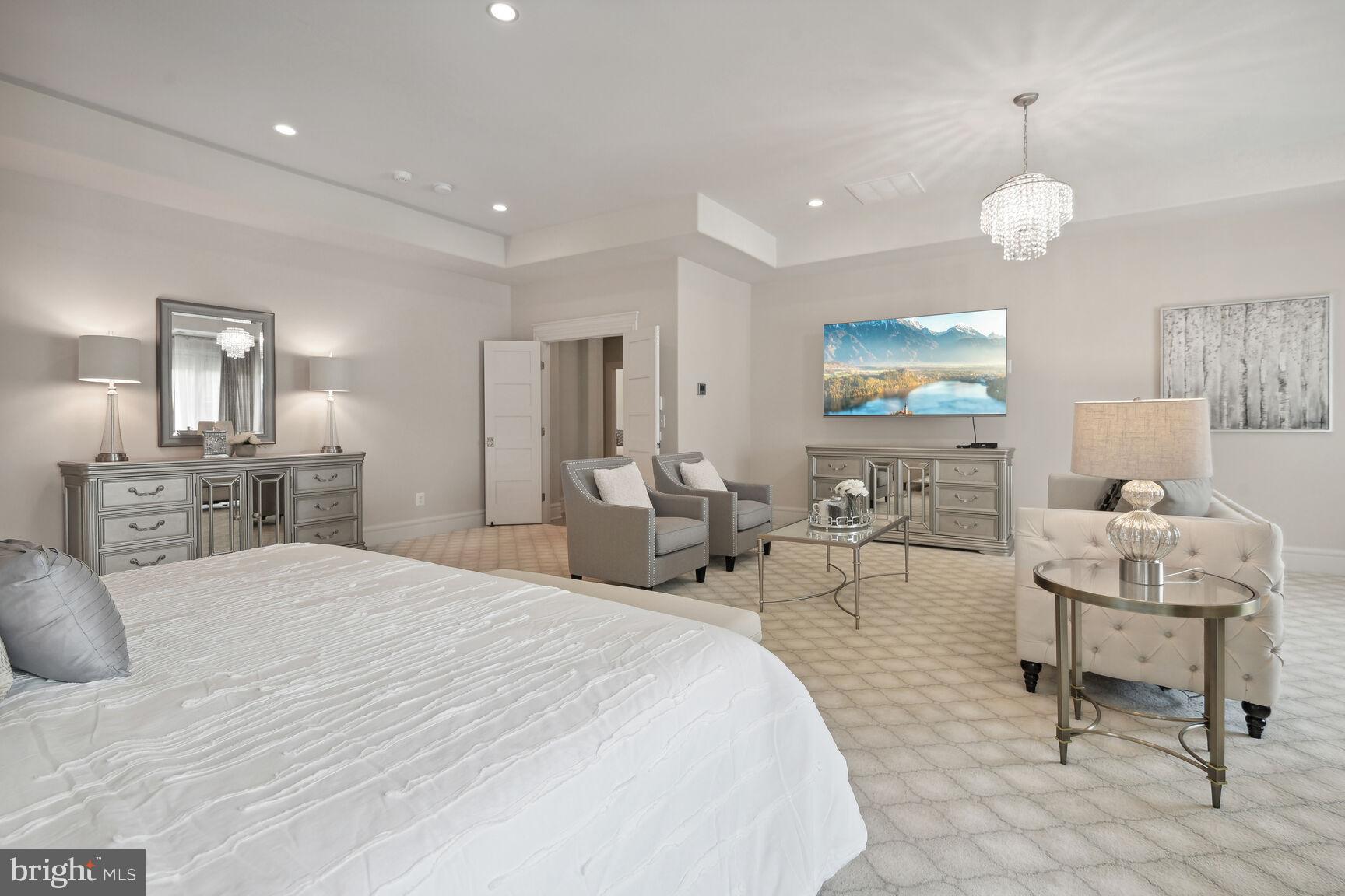 WOODSIDE ESTATES - Residential