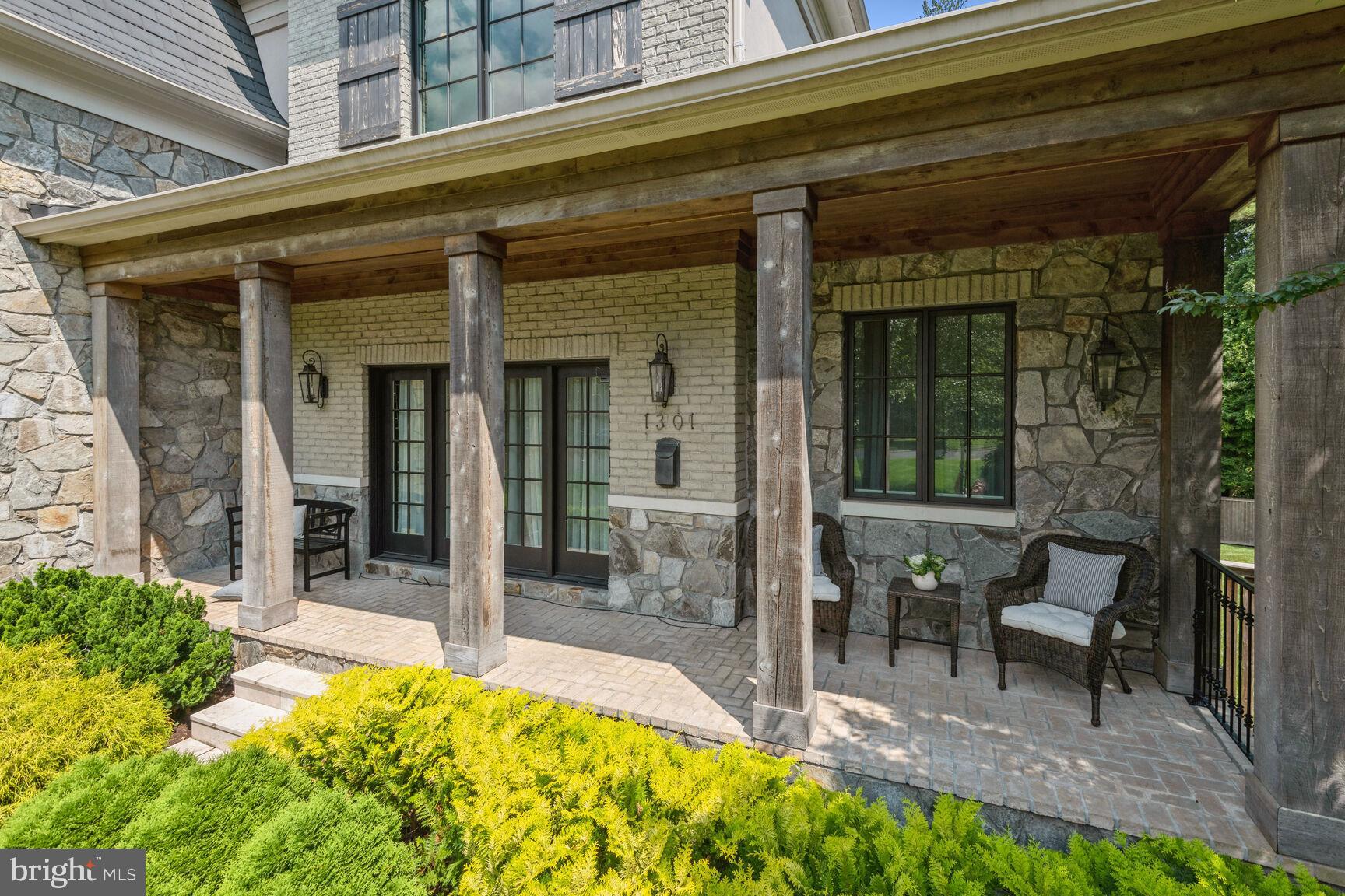 WOODSIDE ESTATES - Residential