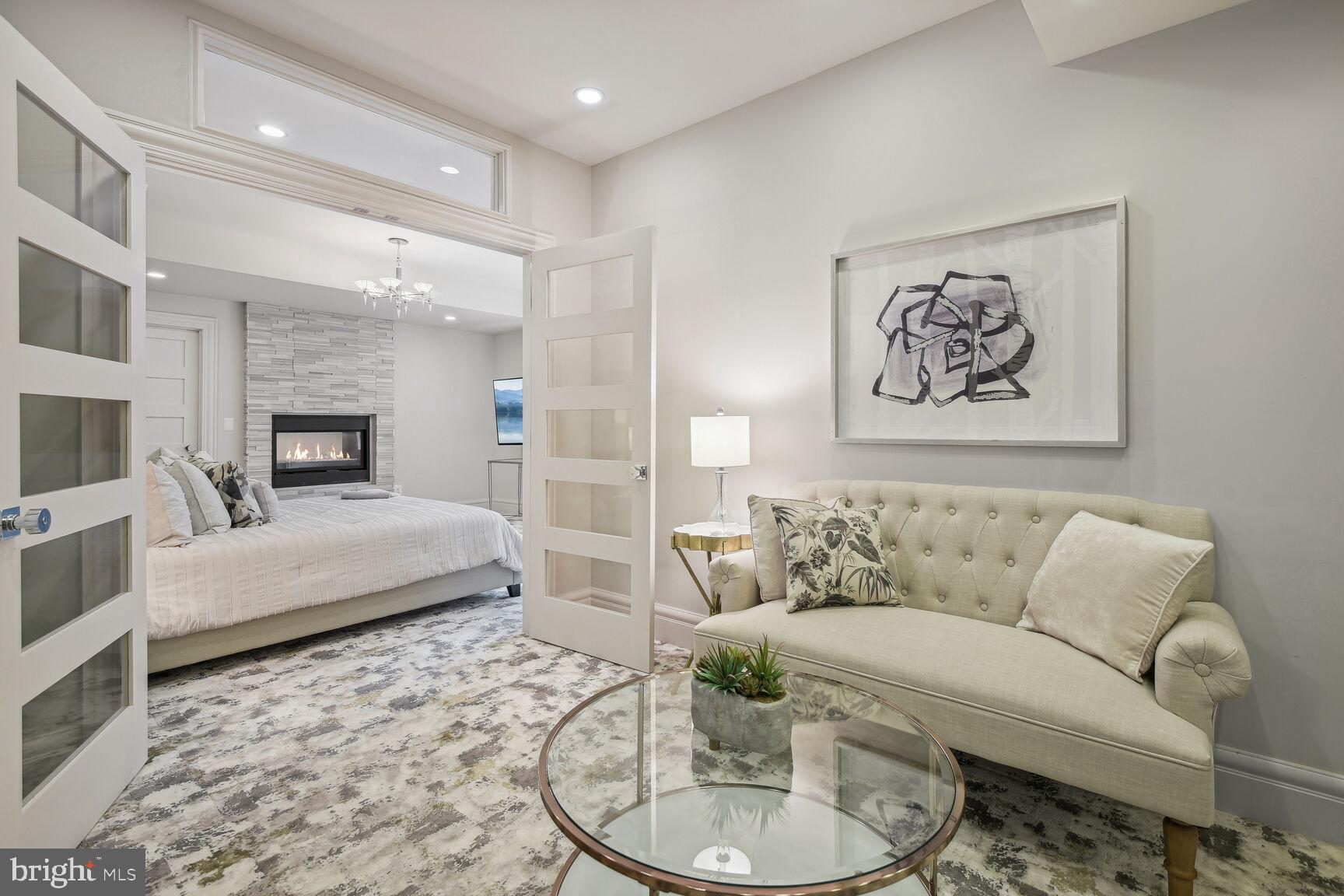 WOODSIDE ESTATES - Residential