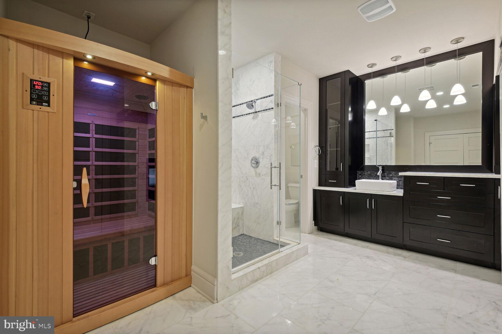 WOODSIDE ESTATES - Residential