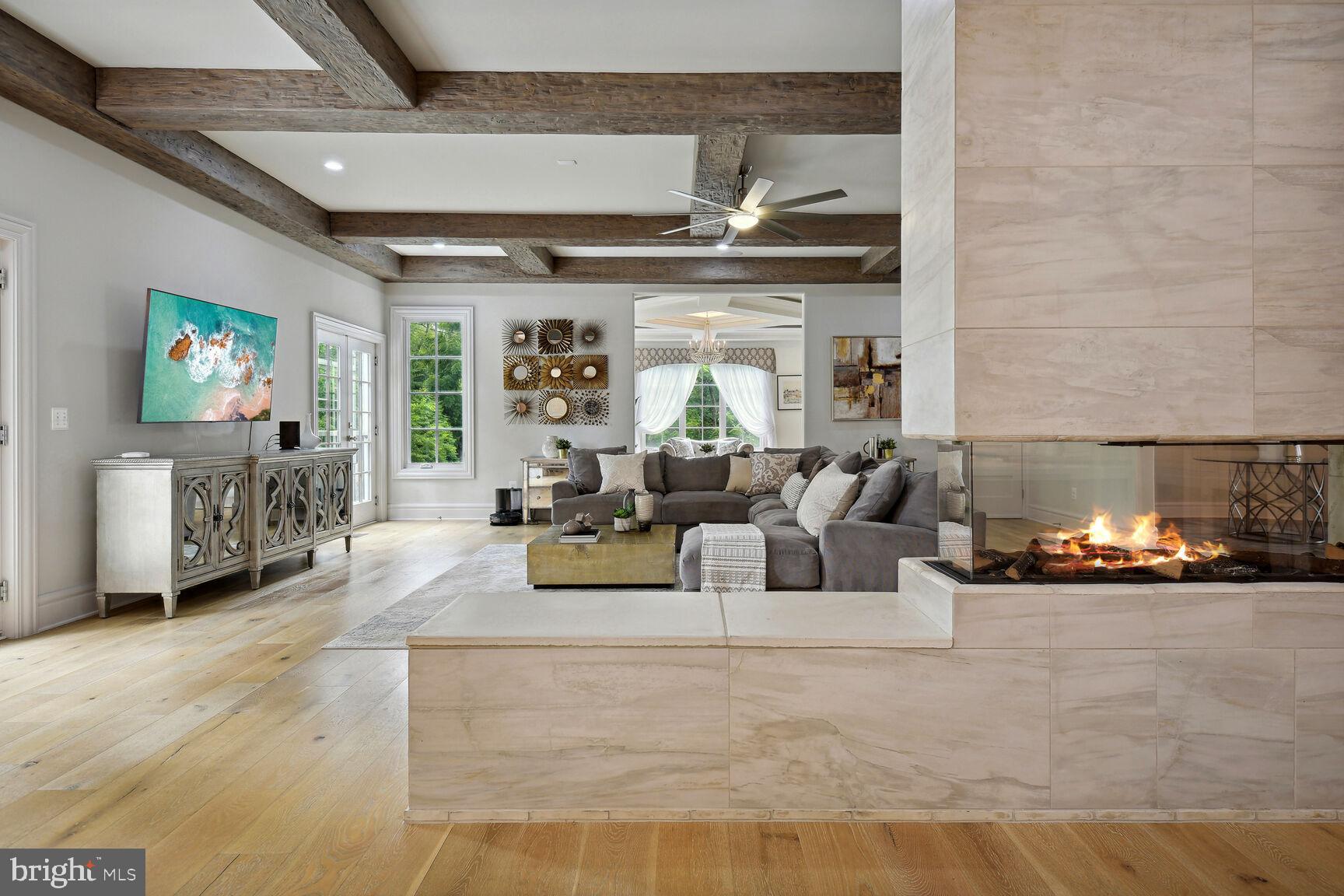 WOODSIDE ESTATES - Residential