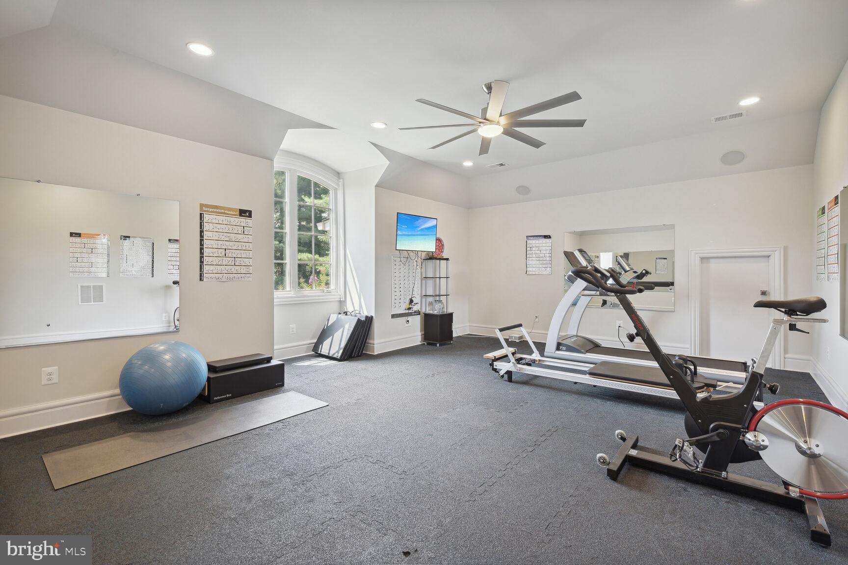 WOODSIDE ESTATES - Residential