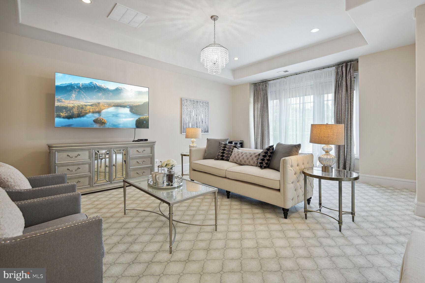 WOODSIDE ESTATES - Residential