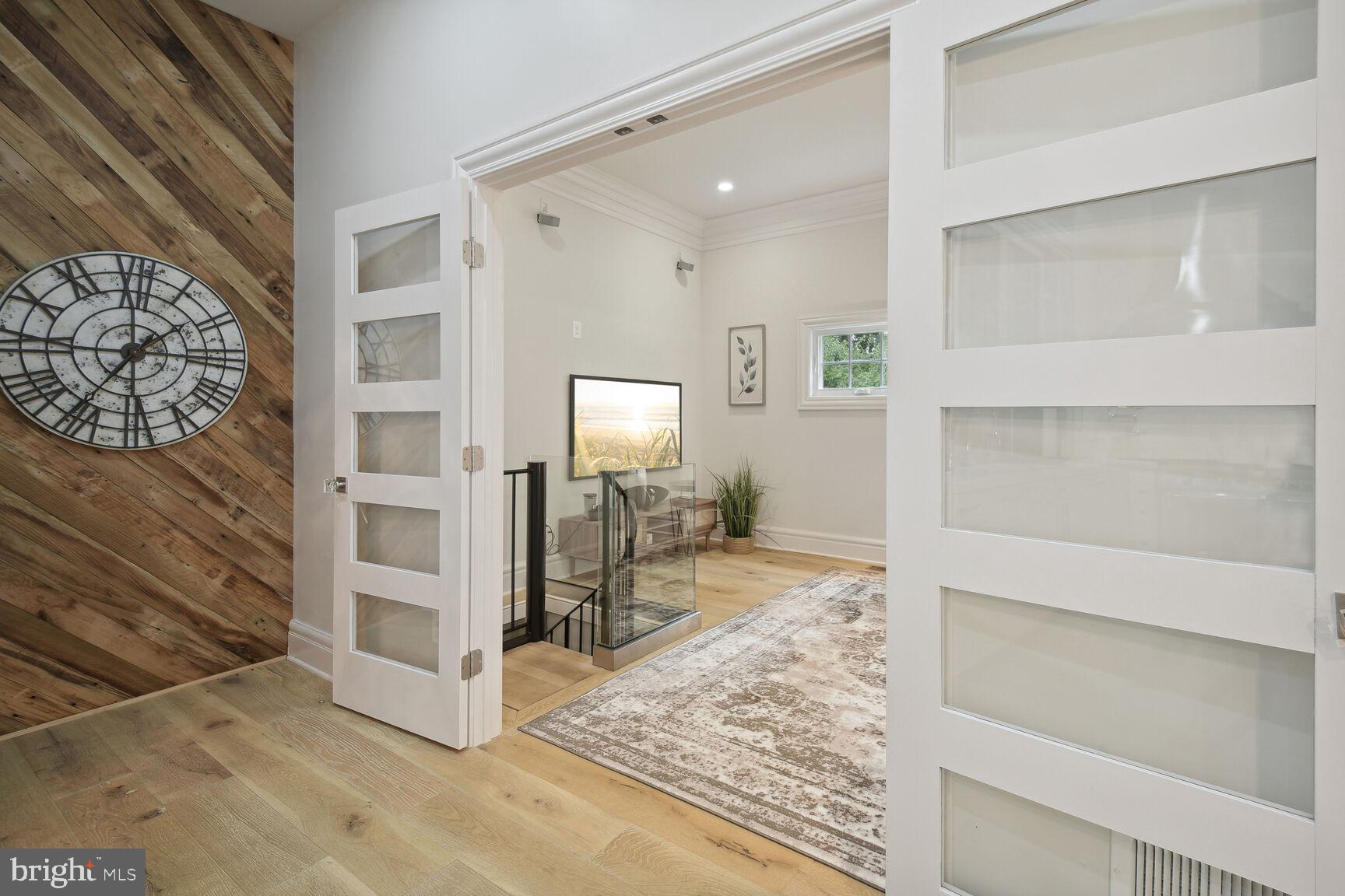 WOODSIDE ESTATES - Residential