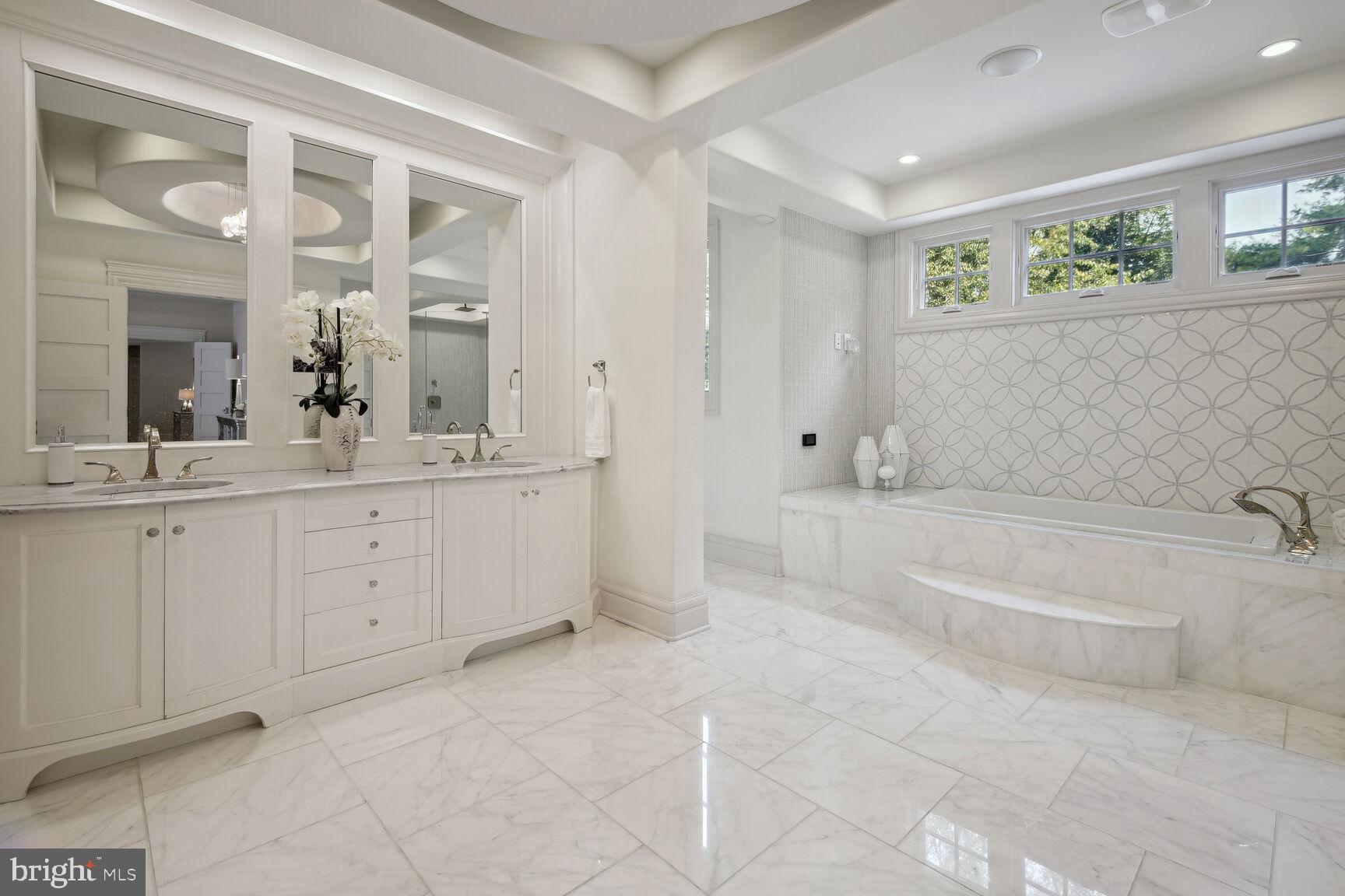 WOODSIDE ESTATES - Residential