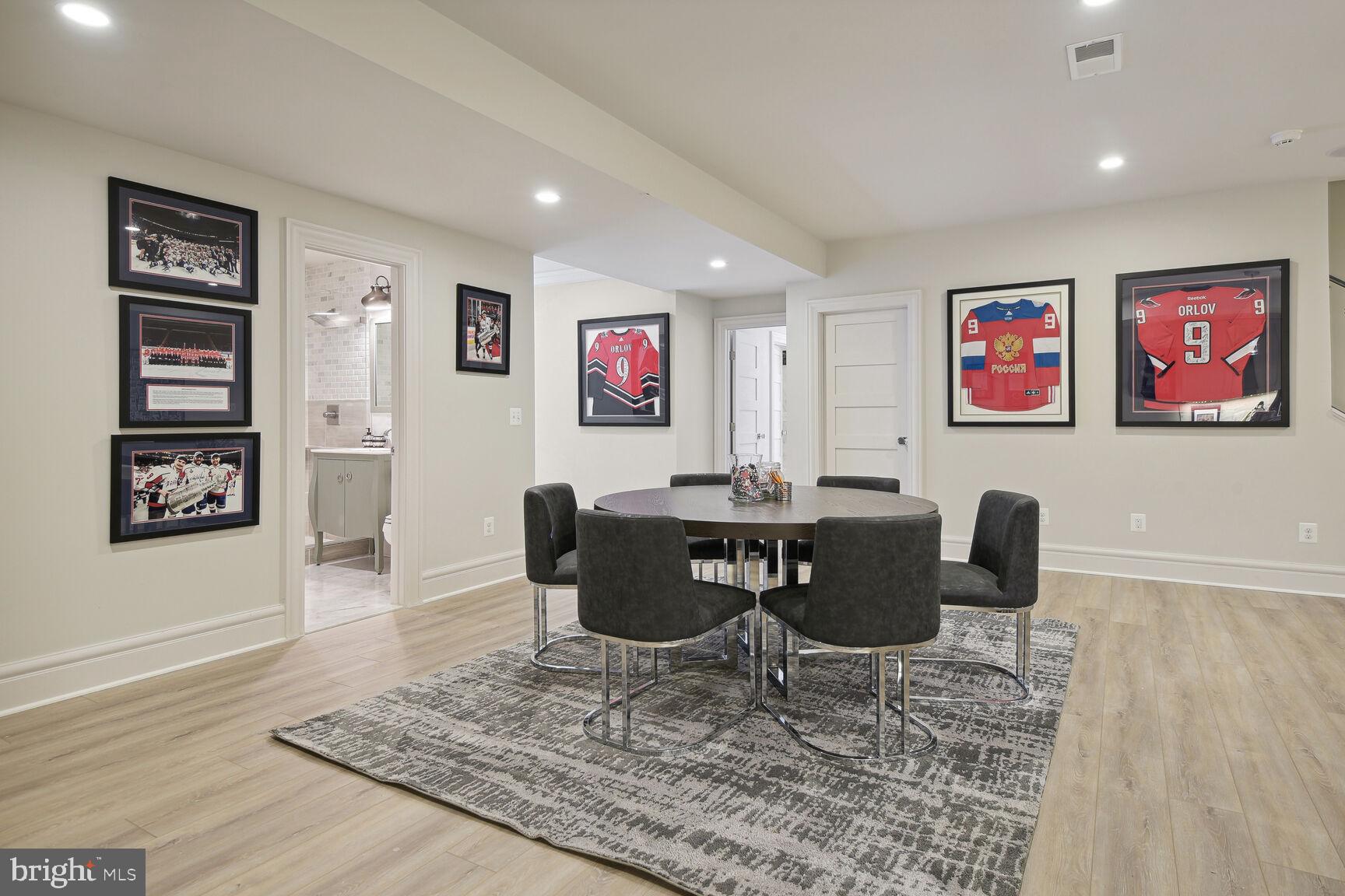 WOODSIDE ESTATES - Residential