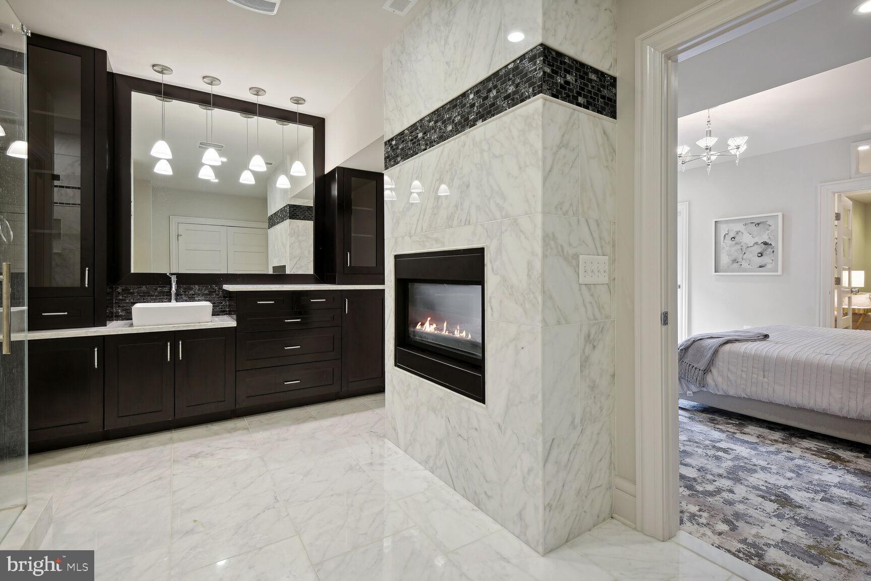 WOODSIDE ESTATES - Residential