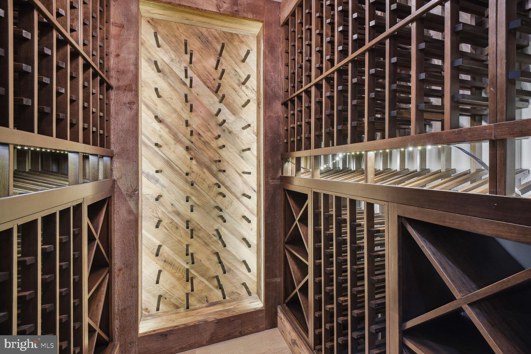 WOODSIDE ESTATES - Residential