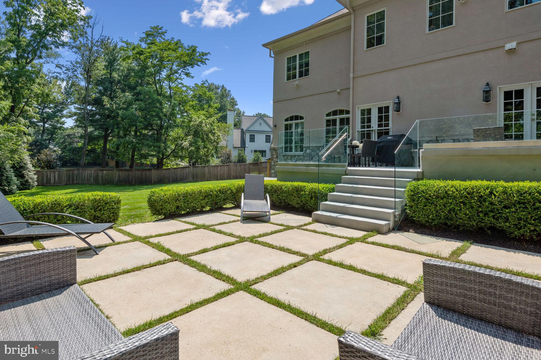 WOODSIDE ESTATES - Residential