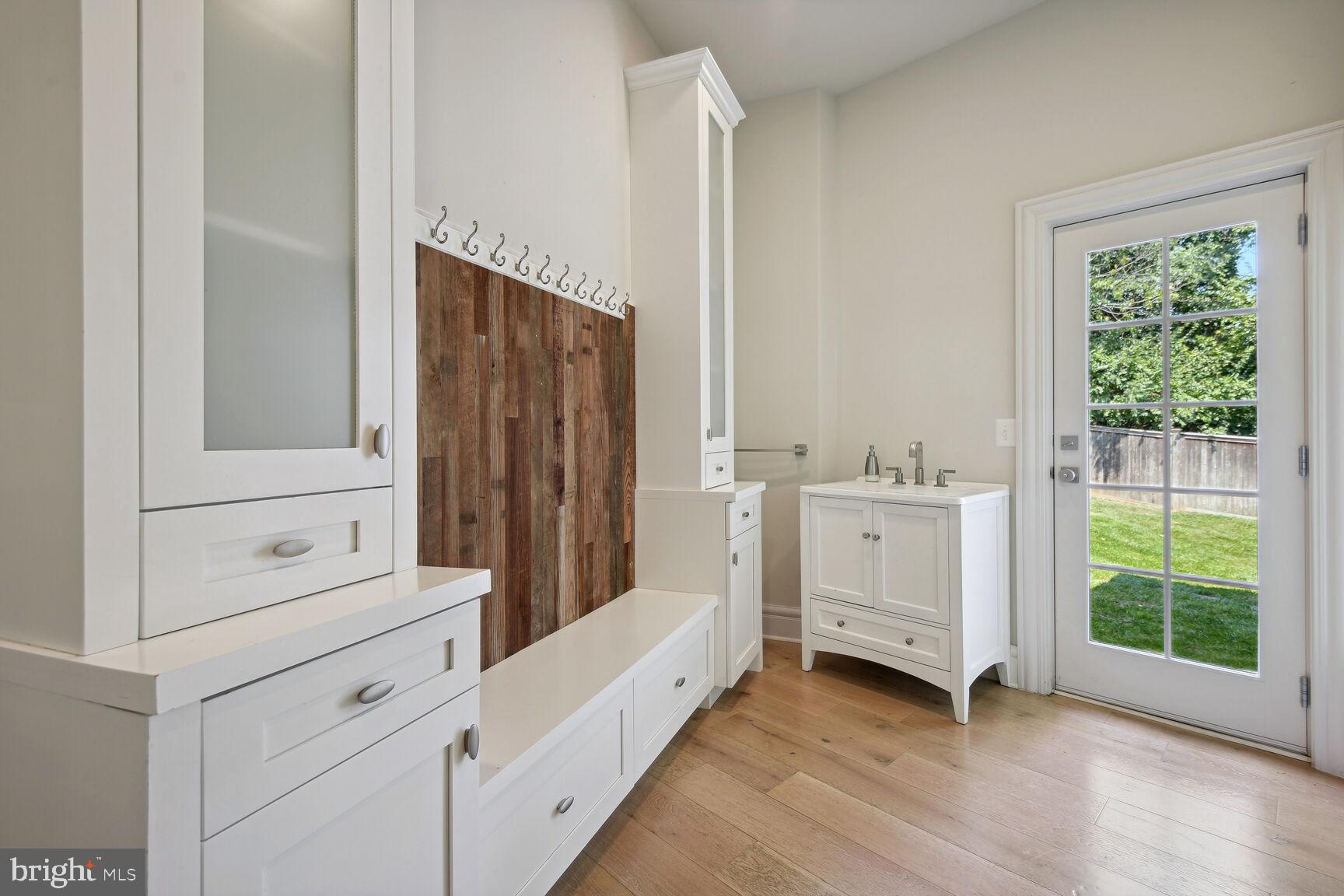 WOODSIDE ESTATES - Residential