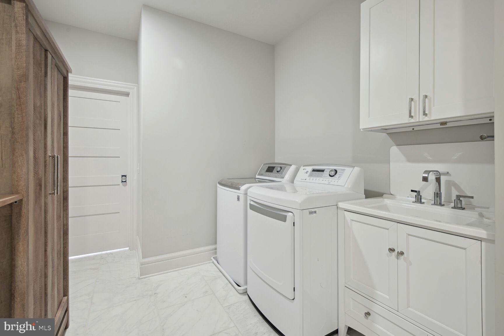 WOODSIDE ESTATES - Residential