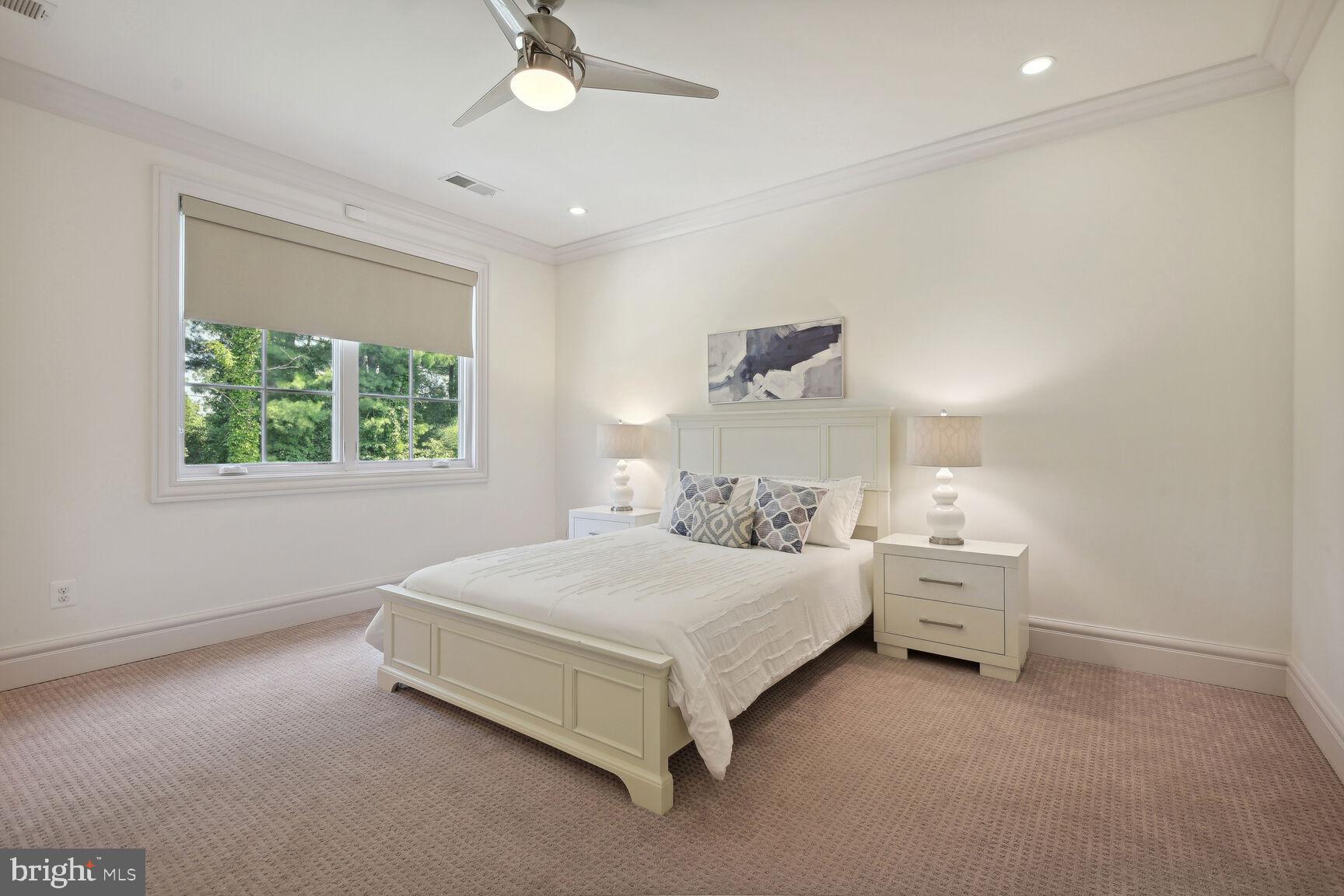 WOODSIDE ESTATES - Residential