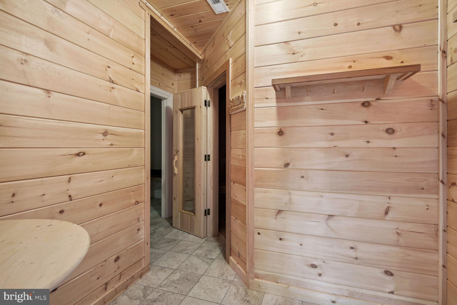 WOODSIDE ESTATES - Residential