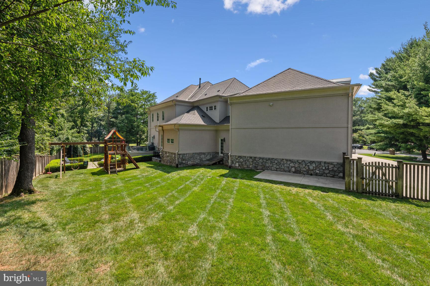 WOODSIDE ESTATES - Residential