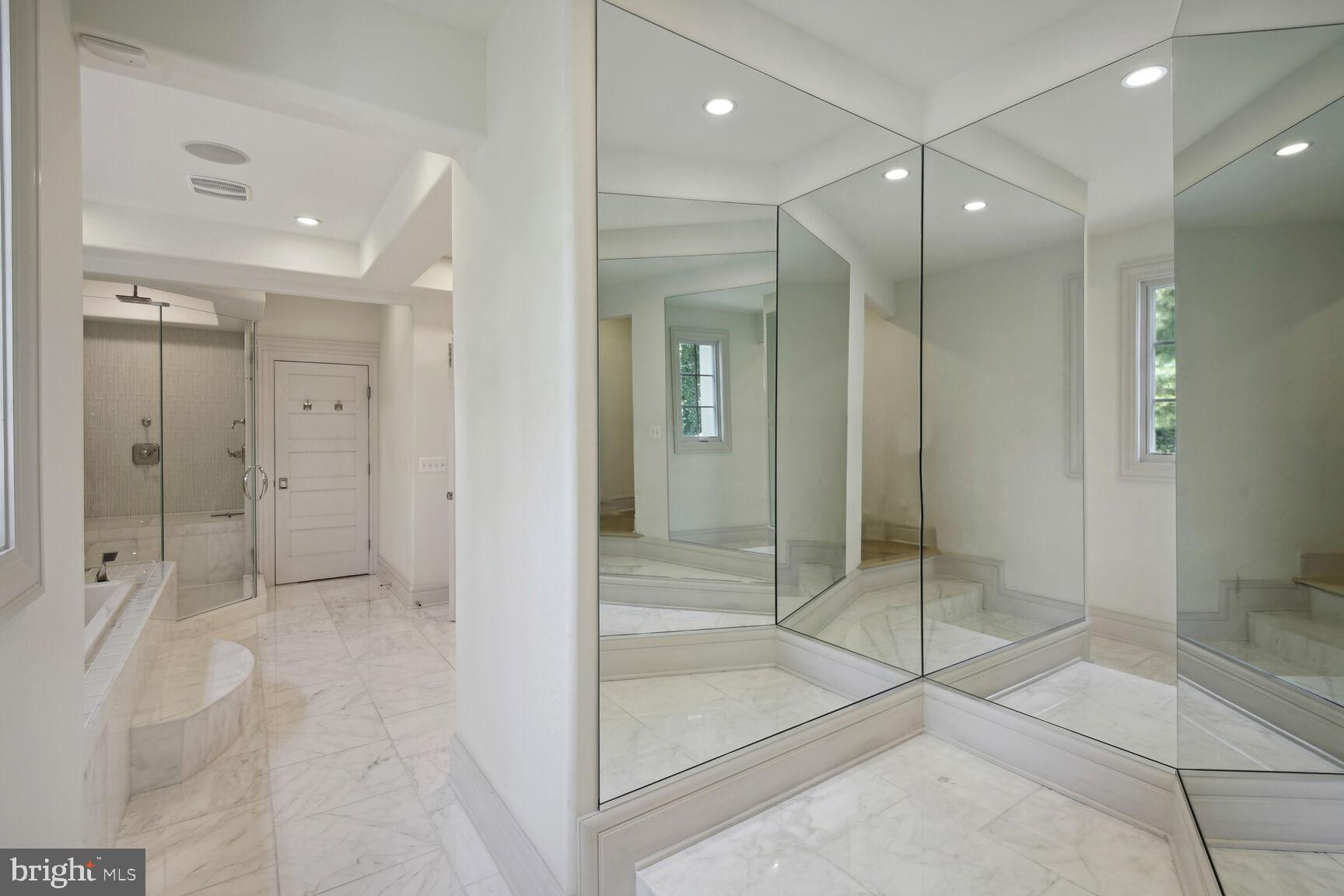 WOODSIDE ESTATES - Residential