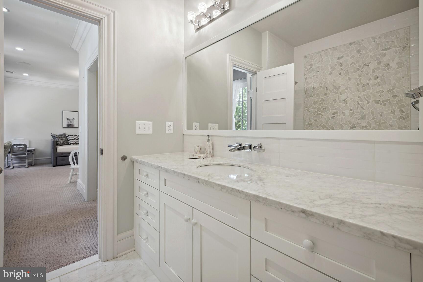 WOODSIDE ESTATES - Residential