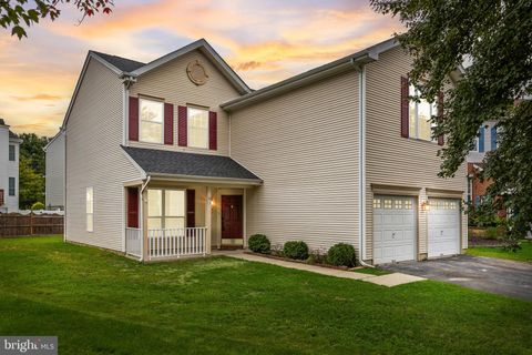 Photo of 18 Cheyenne Court, BURLINGTON, NJ 08016 (MLS # NJBL2096456)