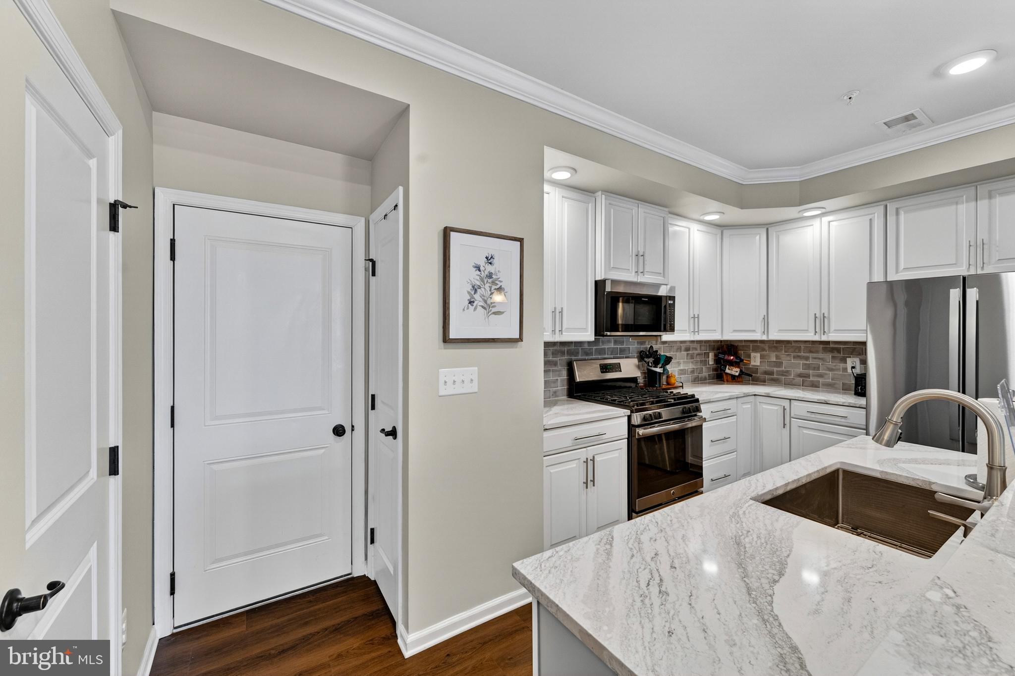 VIRGINIA MANOR CONDOMINIUM - Residential