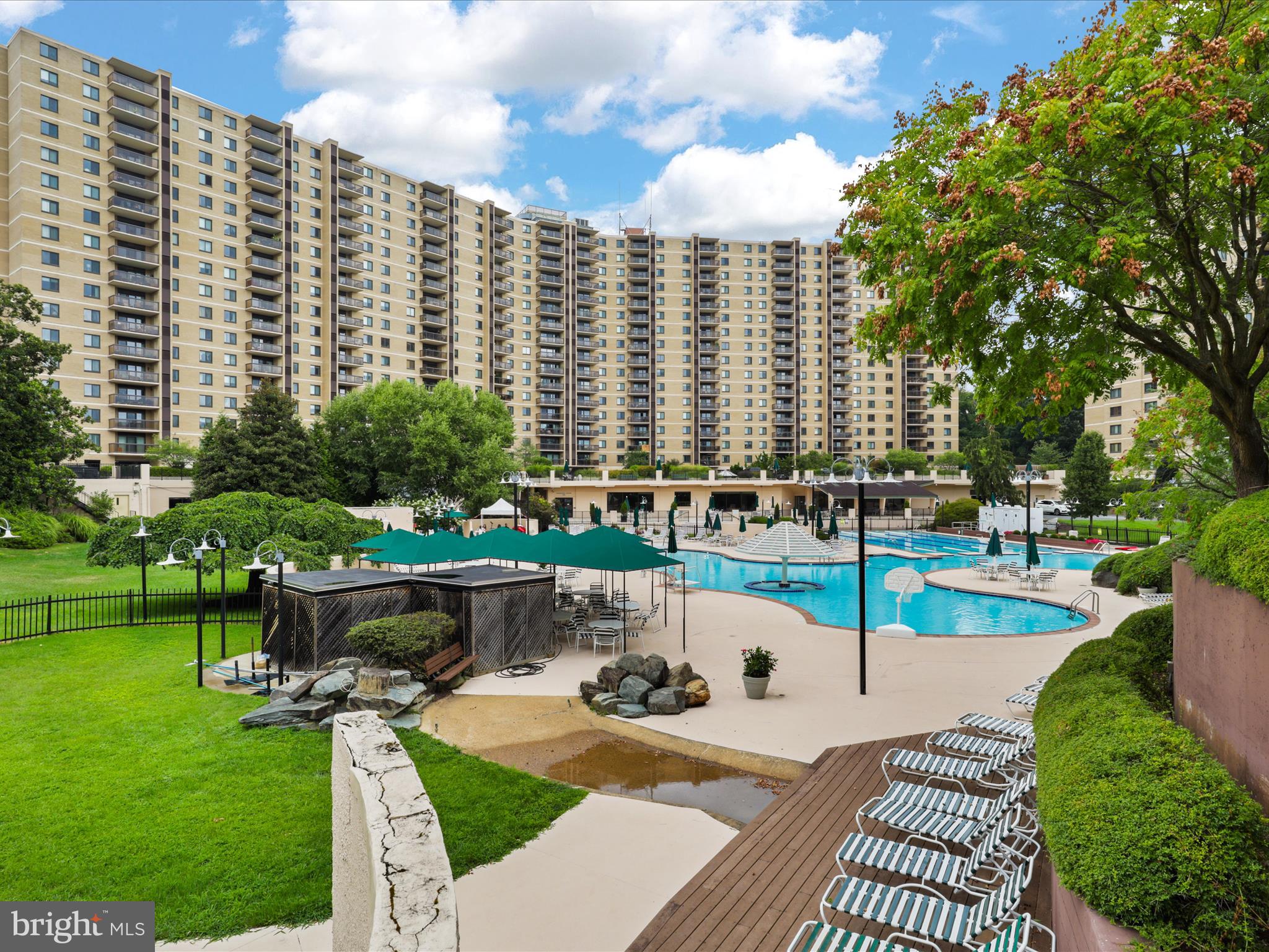 203 YOAKUM PARKWAY 1516