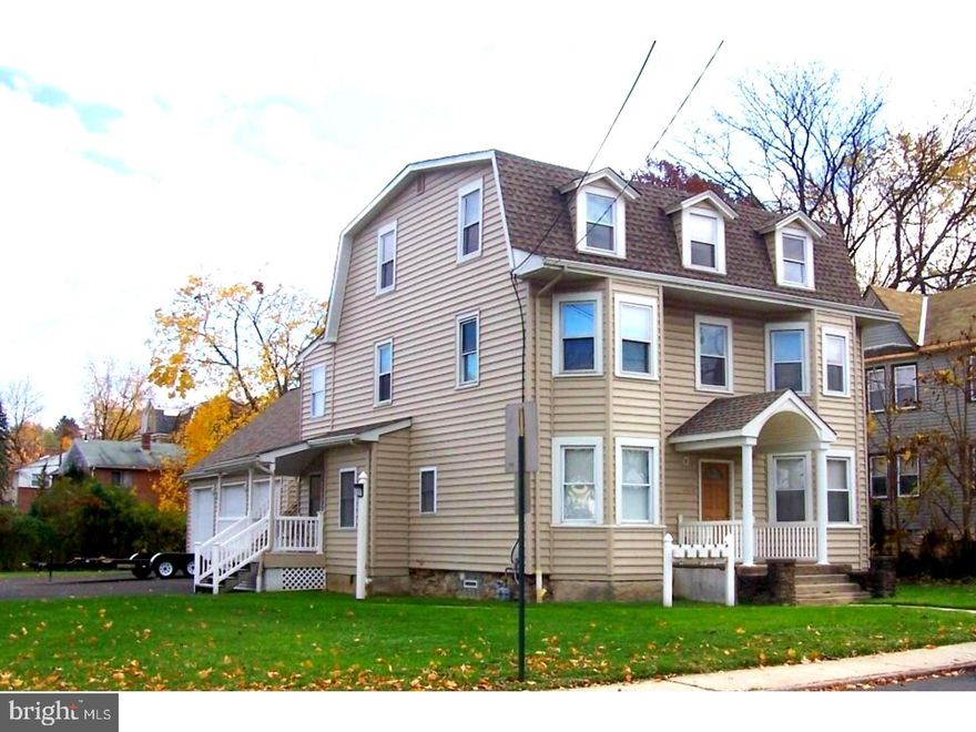 Spacious renovated 3rd Floor apartment located in a 5 unit building within minutes from of Abington Hospital, public transportation and train to Philly.  Features a new kitchen with designer white shaker cabinets, granite tops, tile back splach, Fisher Paykel stainless steel drawer dishwasher, microwave rangehood, smooth top electric stove & refrigerator, 2 bedrooms, a den or home office, 1 renovated full bath, eat in kitchen & living room and all new carpeting. Also includes secure basement storage storage and laundry, off street parking for 2 cars, hot & cold water and shared laundry included in rent.  The building is a smoke free environment, pets are not permitted.  Incredible location close to Abington Hospital, Trader Joes, Whole Foods, shopping, public transportation and train to Philly. The owner is a PA licensed Realtor.