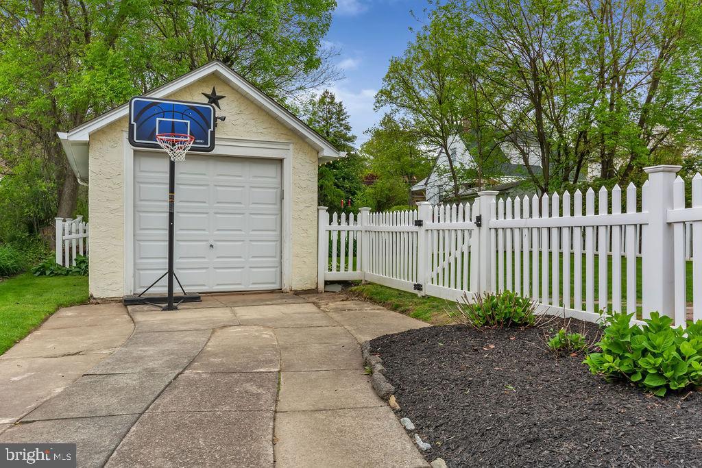 PADDOCK FARMS - Residential