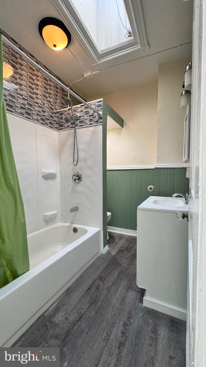 527 N HOBART