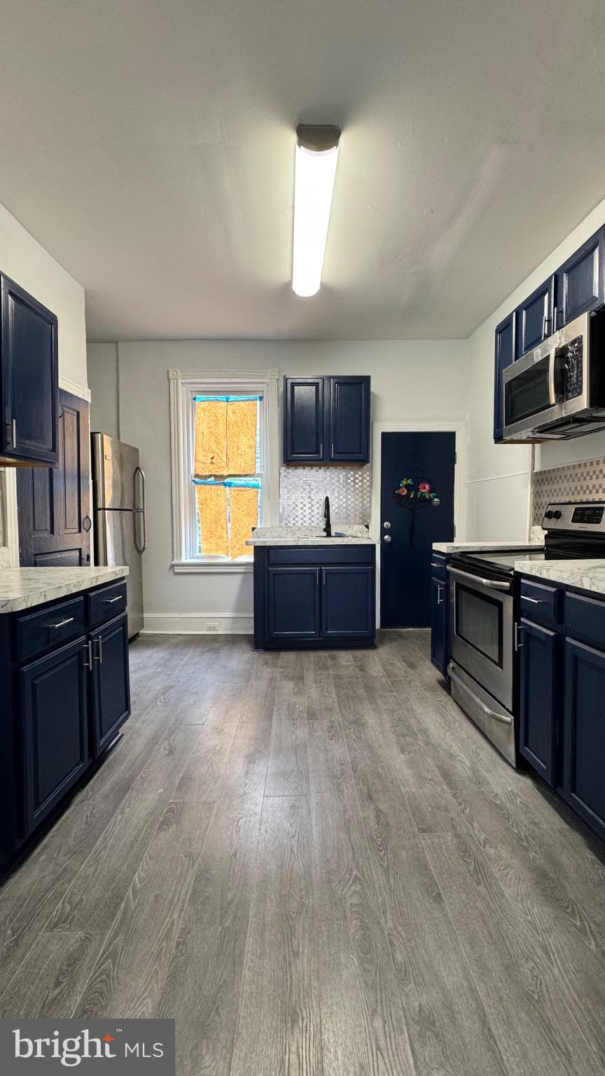 527 N HOBART