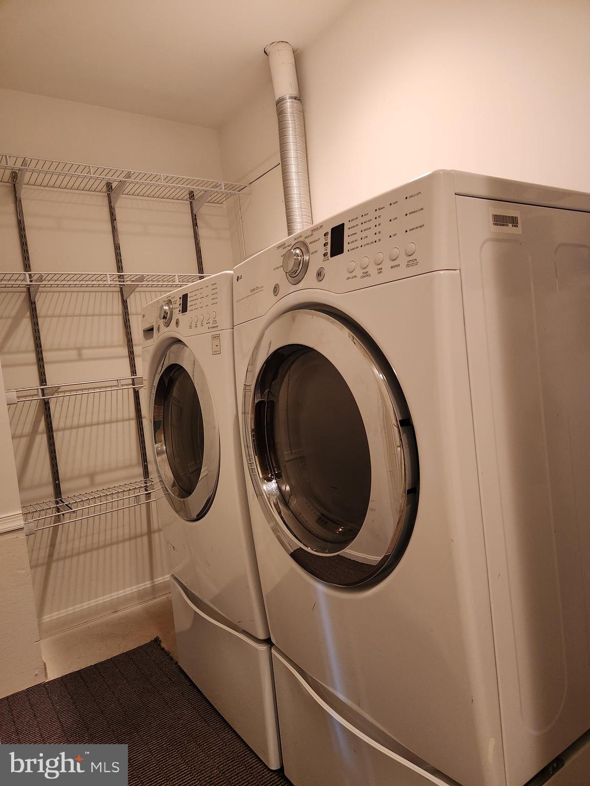 FLOWER HILL - Residential