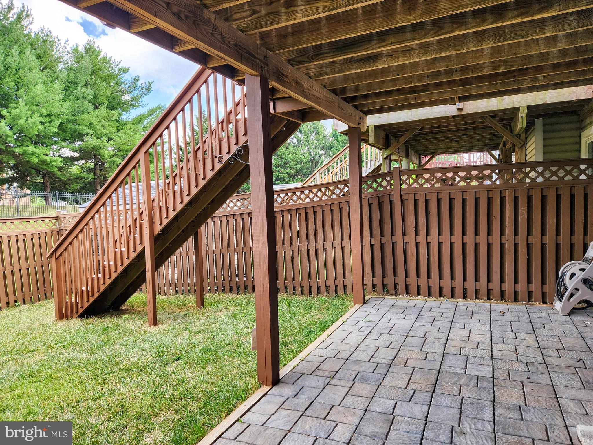 FLOWER HILL - Residential