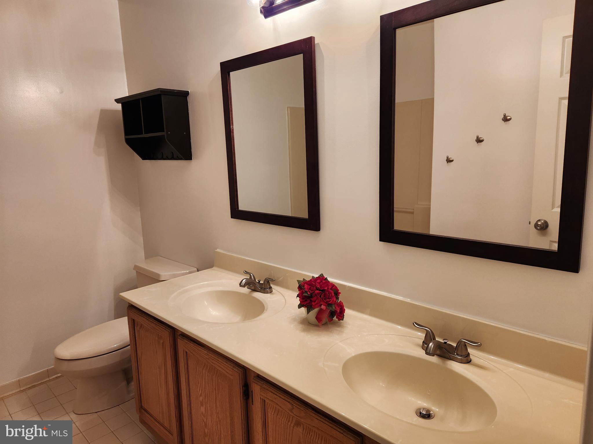 FLOWER HILL - Residential