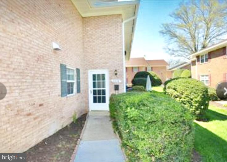 TERRACE TOWNE HOMES OF WOODLAWN - Residential Lease