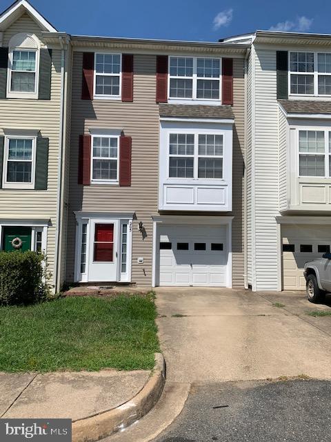 SPRING KNOLL - Residential Lease