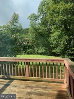 SPRING KNOLL - Residential Lease