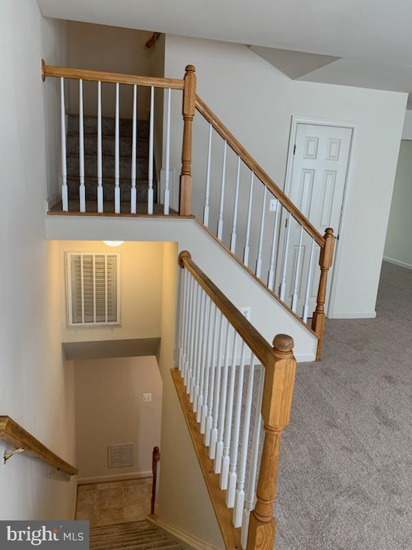 SPRING KNOLL - Residential Lease