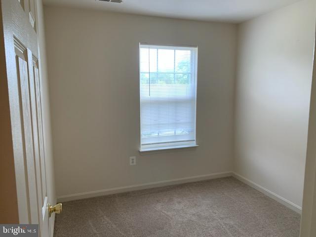 SPRING KNOLL - Residential Lease