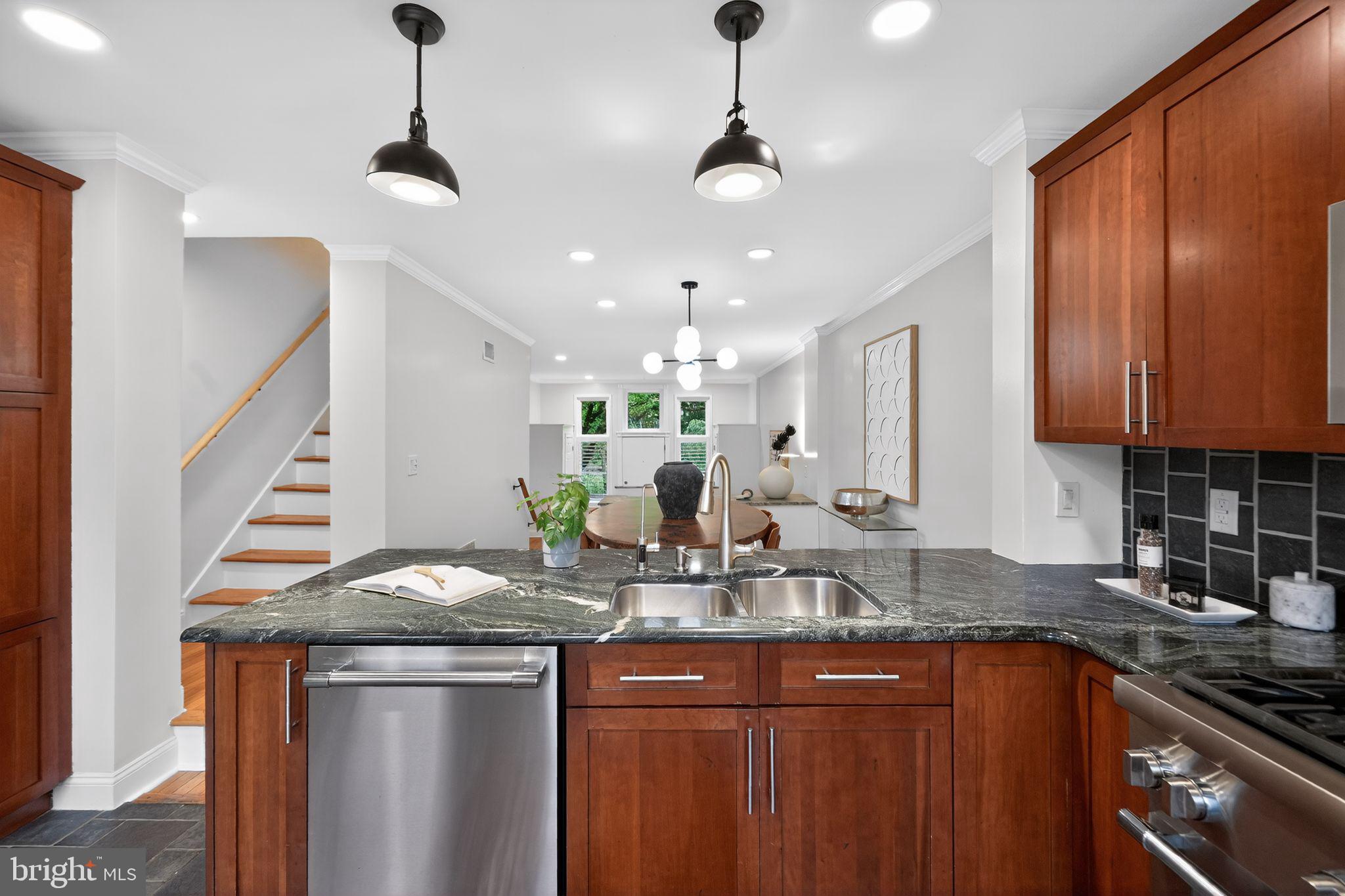 FAIRMOUNT - Residential