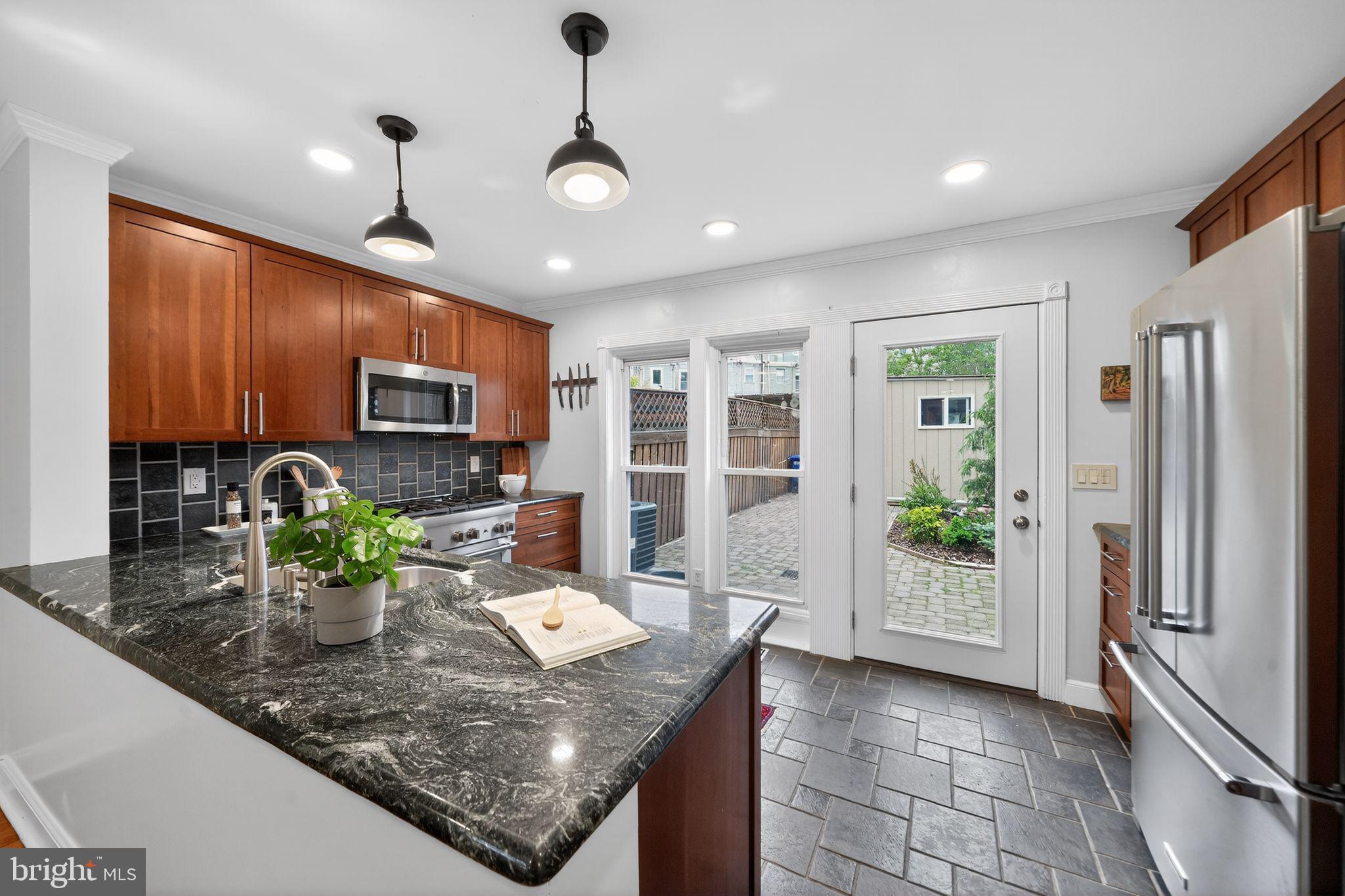 FAIRMOUNT - Residential