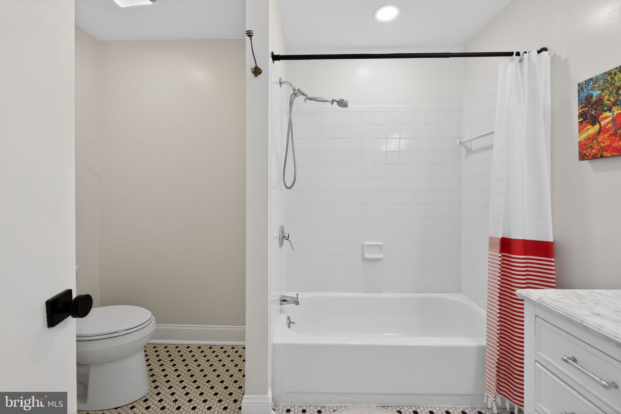 FAIRMOUNT - Residential