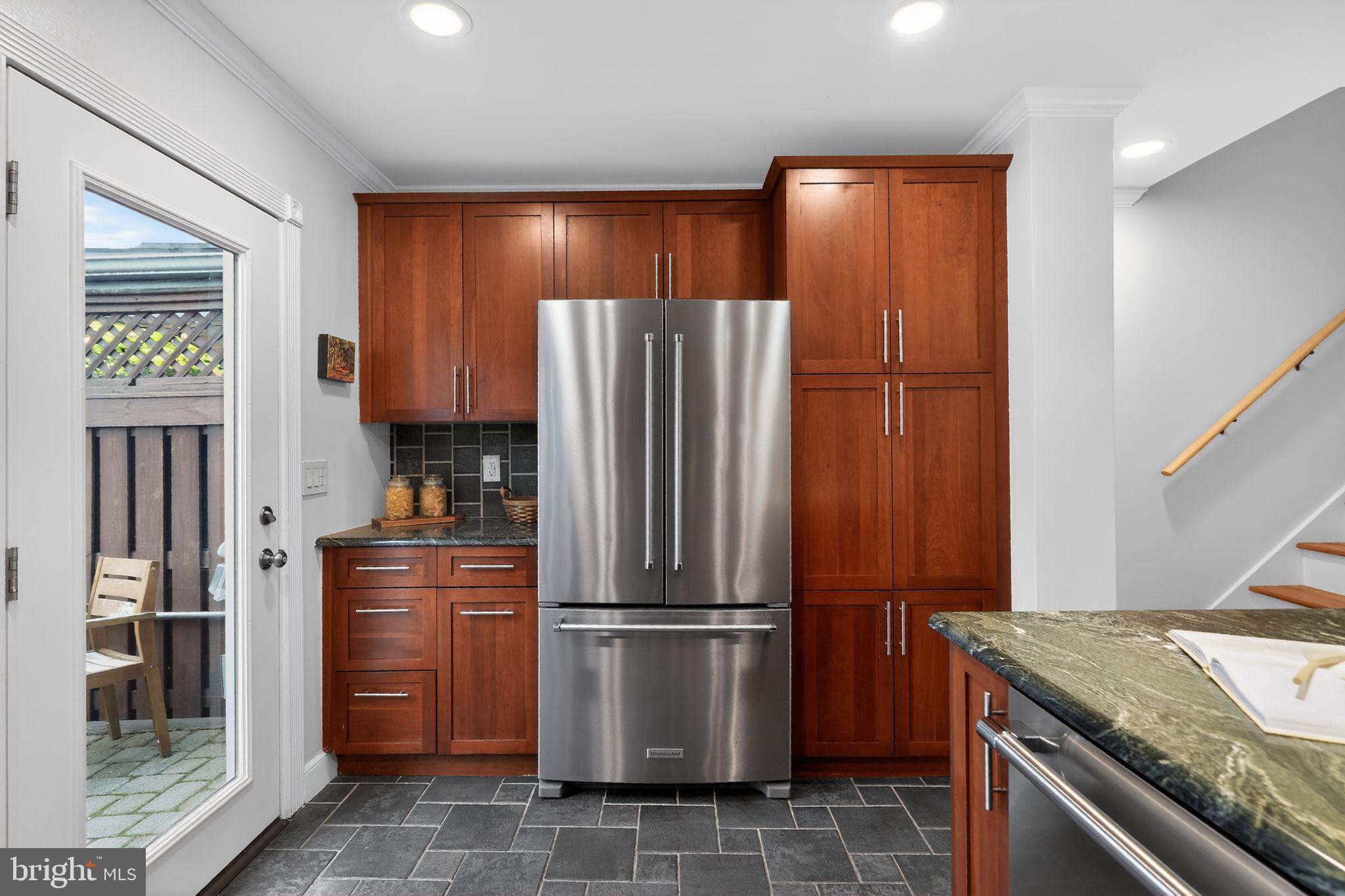 FAIRMOUNT - Residential
