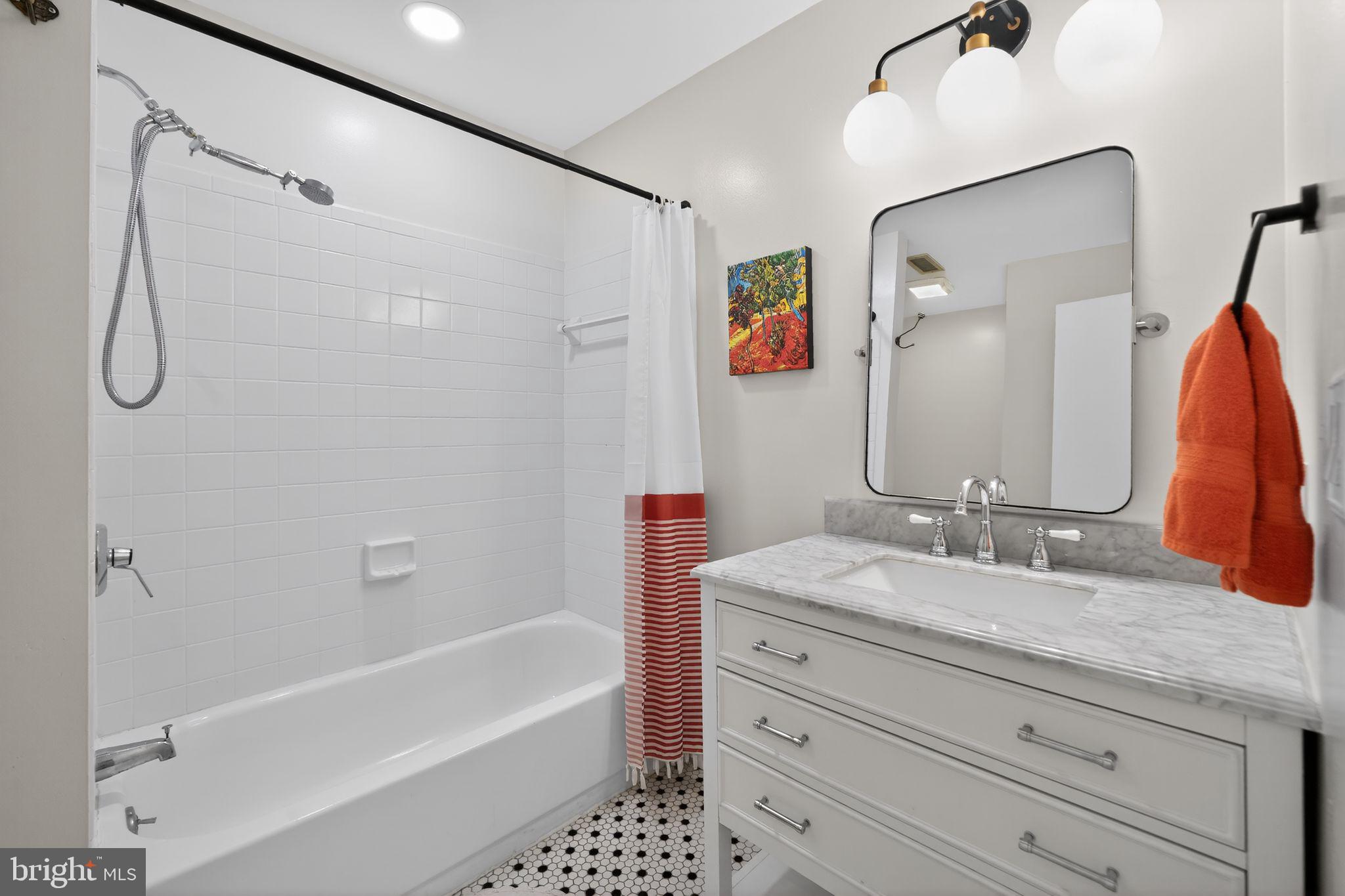 FAIRMOUNT - Residential