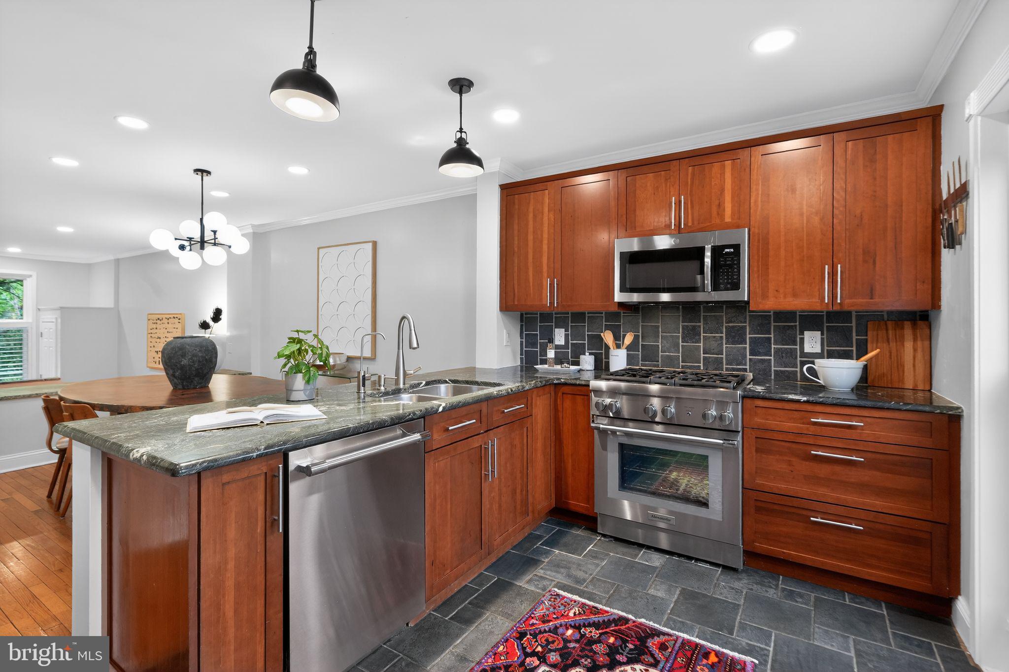FAIRMOUNT - Residential